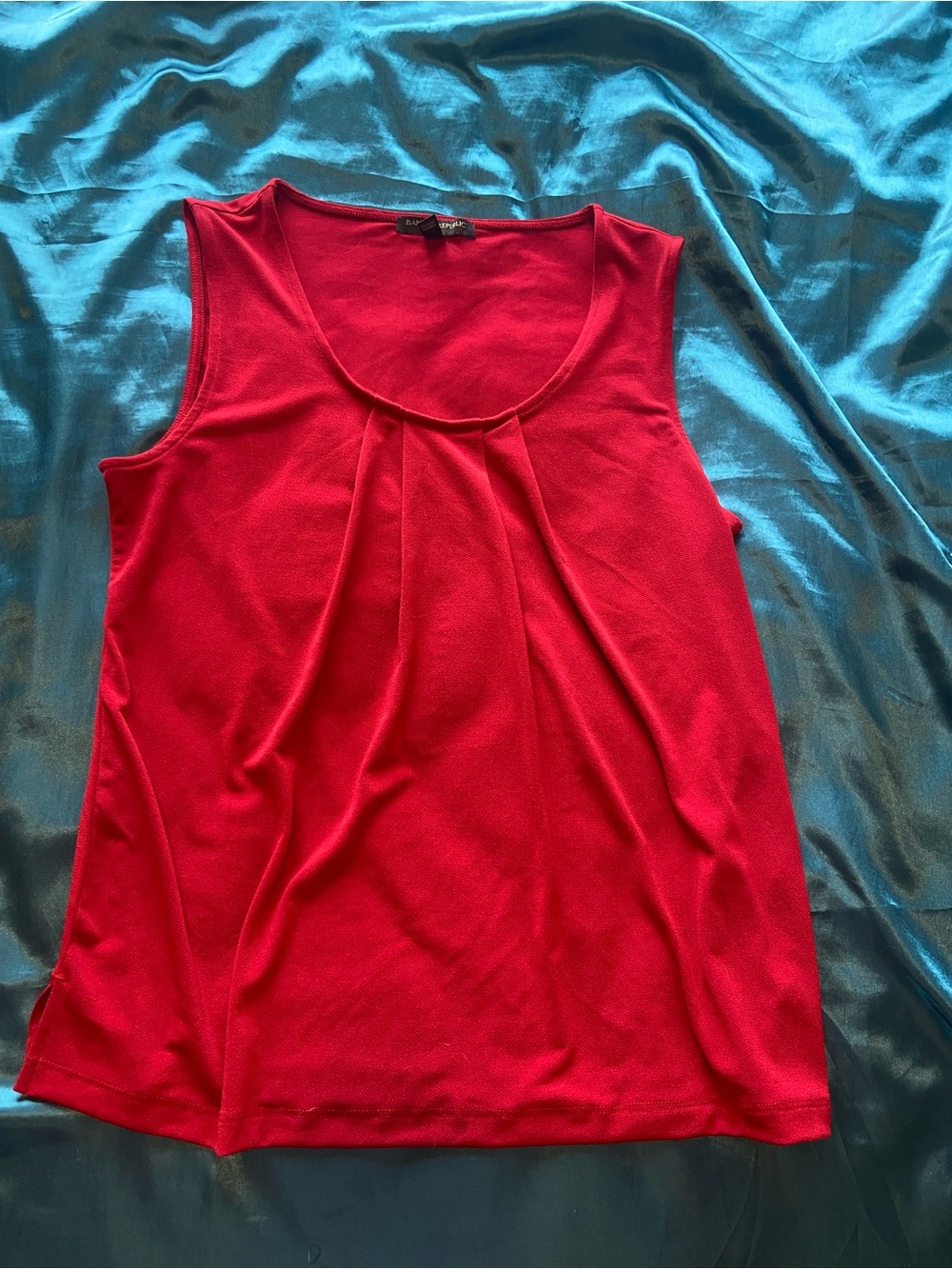Banana Republic Red Pleated Front Sleeveless Tank